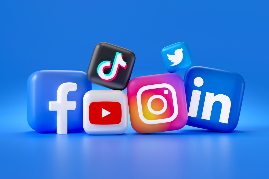 Réseaux sociaux et consommation : comment les Marocains adaptent-ils leurs usages en 2025 ?