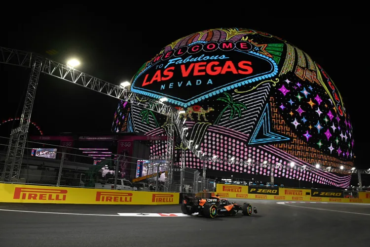 Grand Prix de Las Vegas 2025 : show nocturne, double disqualification et tournant au championnat