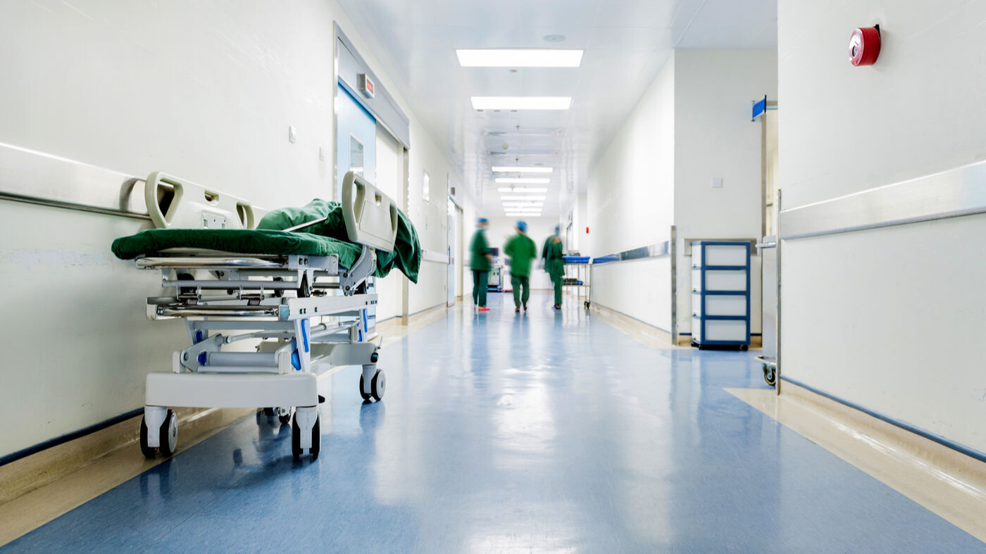 🩺 ENQUÊTE — Hôpitaux publics : entre manque de moyens et fuite des médecins vers le privé